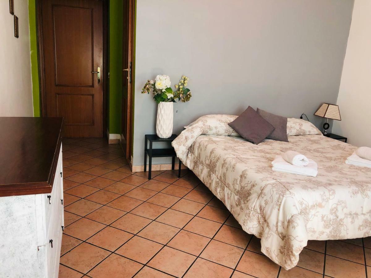 Parisa Suite Rom Exterior foto